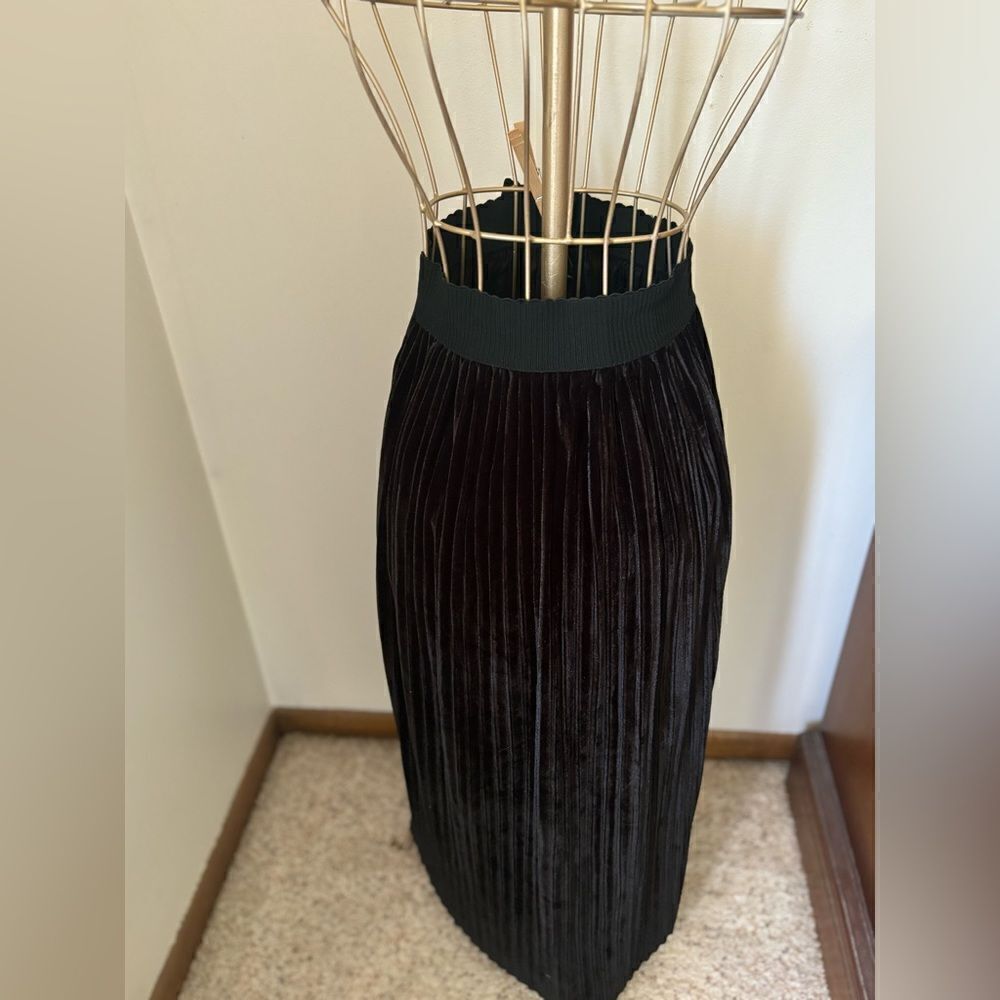 Coco + Carmen Pleated Velvet Midi Skirt Black S/M Goth Witchy Boho